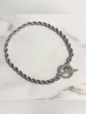 Silver Tone Twisted Rope Chain Necklace Rhinestone Toggle Clasp 18” Necklace